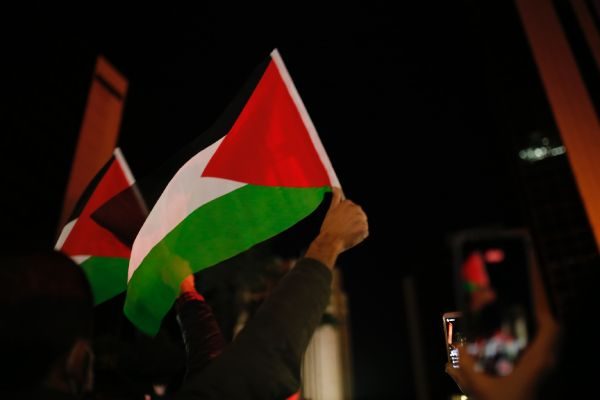 Embajada de Palestina en Madrid, España. Apartheid, bandera, privación derechos y propiedades.